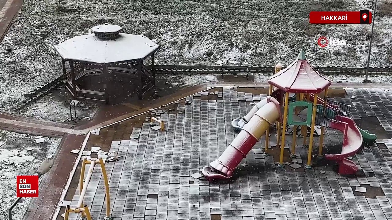 Yüksekova’da kar yağışı etkili oldu