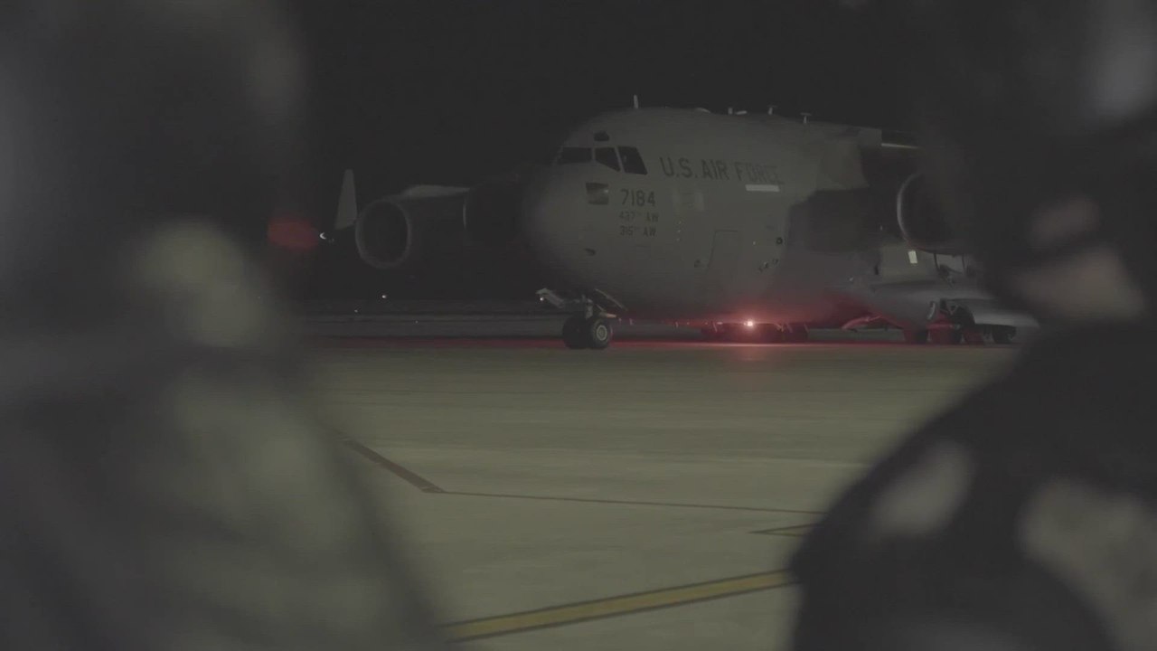 US deports ten alleged gang members to El Salvador, ahead of Bukele's meeting with Trump