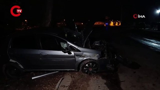 Bursa'da faciadan dönüldü! Otomobil ve motosiklet kafa kafaya çarpıştı: 1'i ağır 2 yaralı