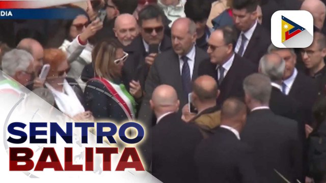 Pope Francis, surpresang nag-ikot sa St. Peter's Square sa pagdaraos ng Palm Sunday Mass