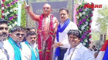 आंबेडकर जयंतीच्या मिरवणुकीत गिरीश महाजनांनी काय केलं