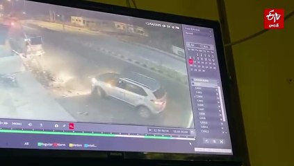 వ్యాపారి కారుపై బాంబులతో దాడి- వీడియో వైరల్