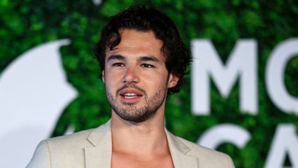 GALA VIDEO - Anthony Colette très amoureux de Giulia, il aspire à une vie paisible loin de Paris !