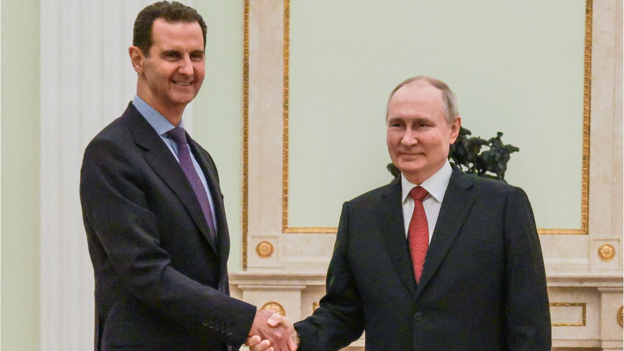 GALA VIDEO - Bachar el-Assad et sa femme Asma : où vivent-ils aujourd’hui avec leurs 3 enfants ?