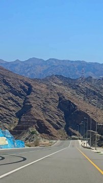 Jabal Sifah road trip: breathtaking mountainside views and culturally rich villages! ⛰️🚗 #Oman #Travel #Adventure #Mountains #Culture #RoadTrip