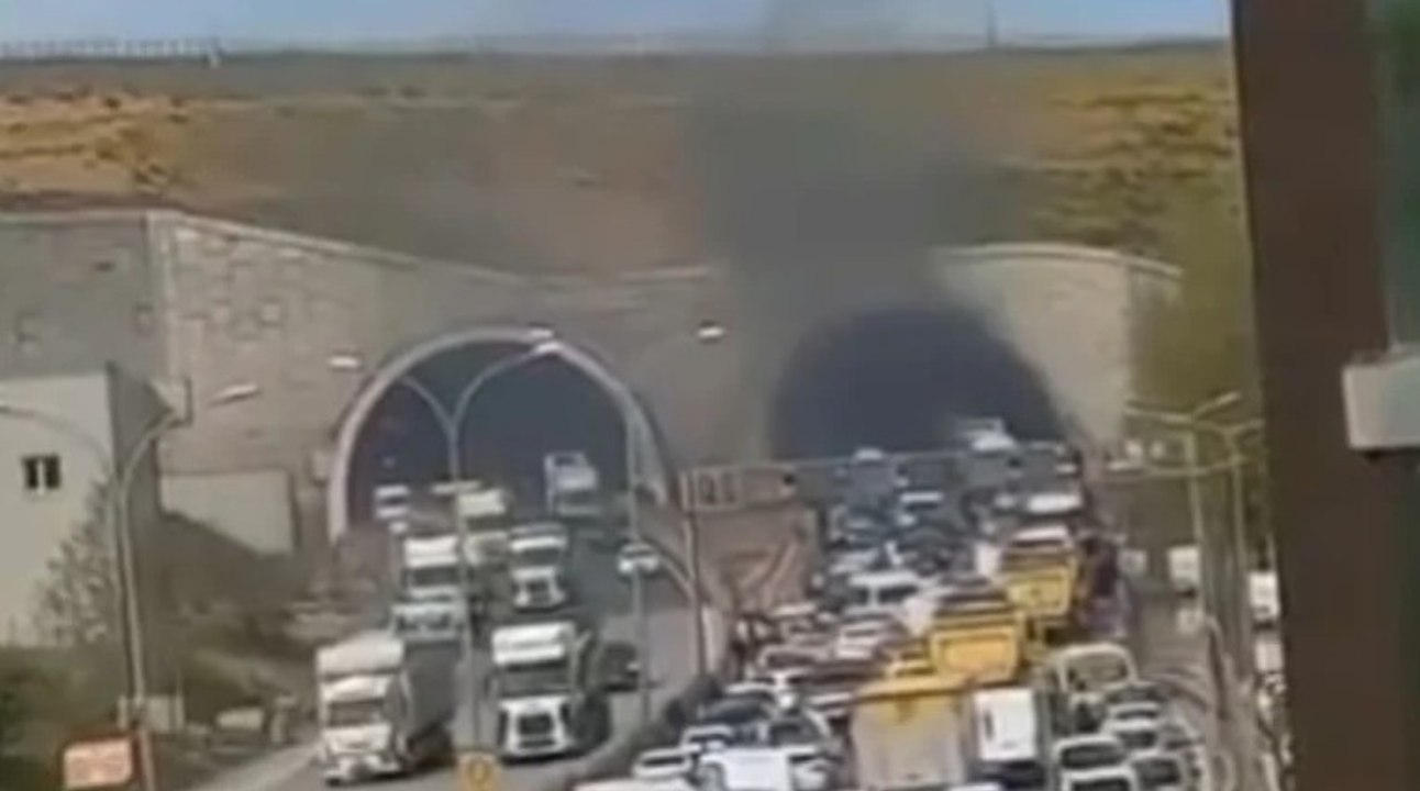Sabiha Gökçen Havalimanı Tüneli'nde TIR yangını
