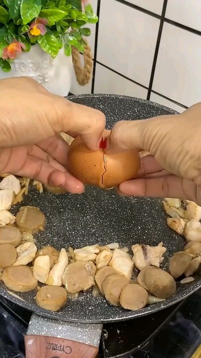 stir-fried vegetables with meatball sausage