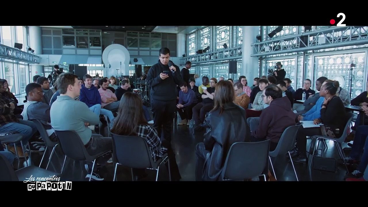 Vidéo : Charlotte Gainsbourg évoque les liens avec sa mère Jane Birkin et comment le documentaire "Jane par Charlotte" les a rapprochées dans "Les rencontres du Papotin" sur France 2Photo : Charlotte Gainsbourg et sa mère Jane Birkin (habillée en Céli