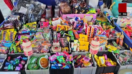 Vendedores ambulantes de comida chatarra, se instalan a la salida de escuelas
