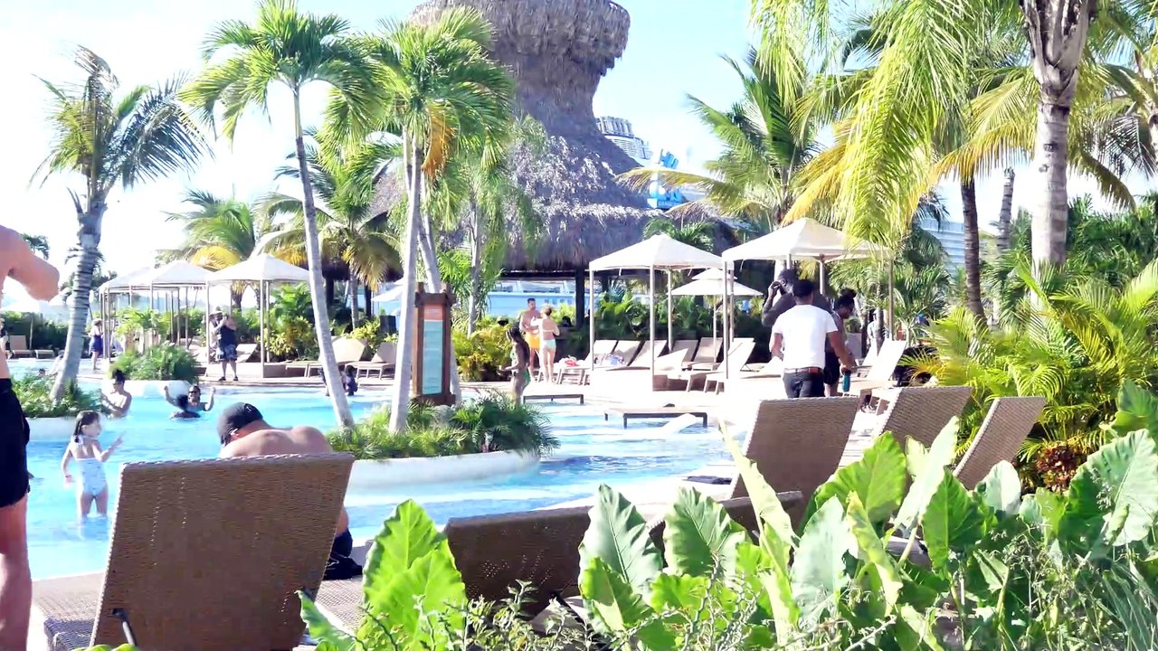 The Cruise Port at Puerta Plata (Taino Bay, Dominican Republic) - Travel VLOG & Review