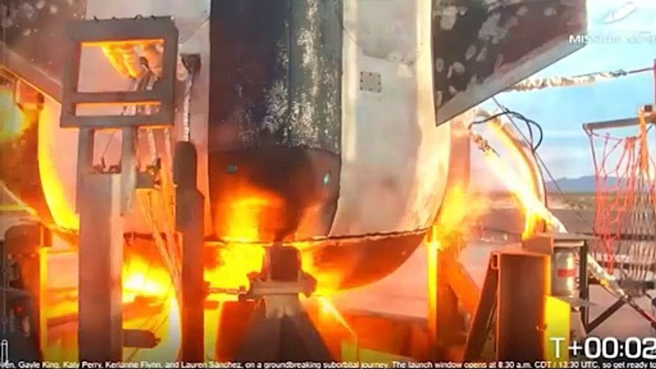 Katy Perry nello spazio: le immagini del lancio