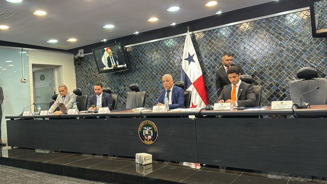 Comisión de Gobierno debate polémica ley de amnistía, que favorece a condenados y procesados en casos emblemáticos de corrupción