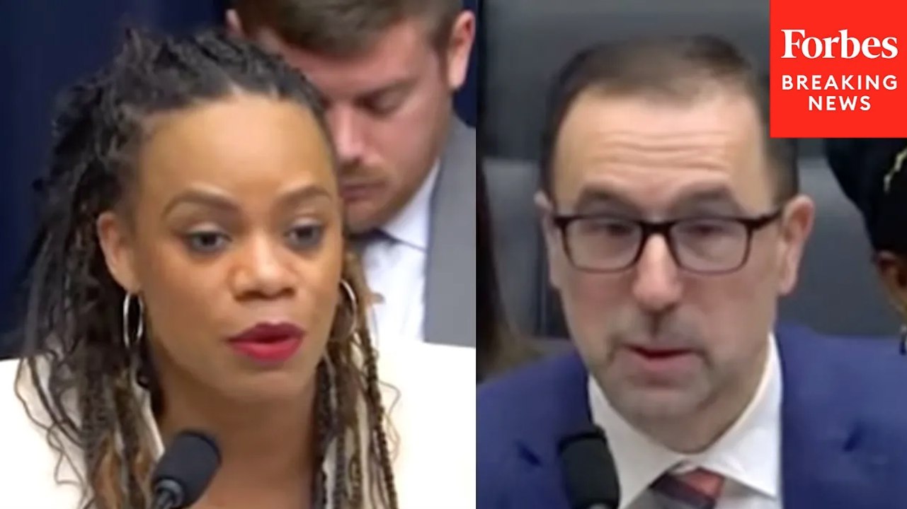 Summer Lee Asks Expert: ‘Is $7.25 Enough For A Worker To Take Care Of Their Families?’