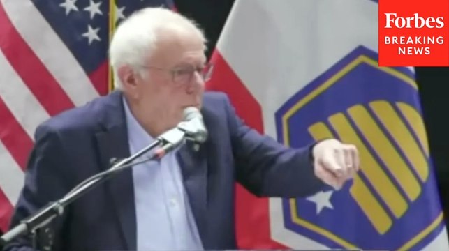 Bernie Sanders Pauses 'Fight Oligarchy' Event After Crowd Member Requires Medical Attention