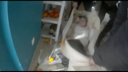 La bodycam della polizia ucraina riprende l'attacco a Sumy