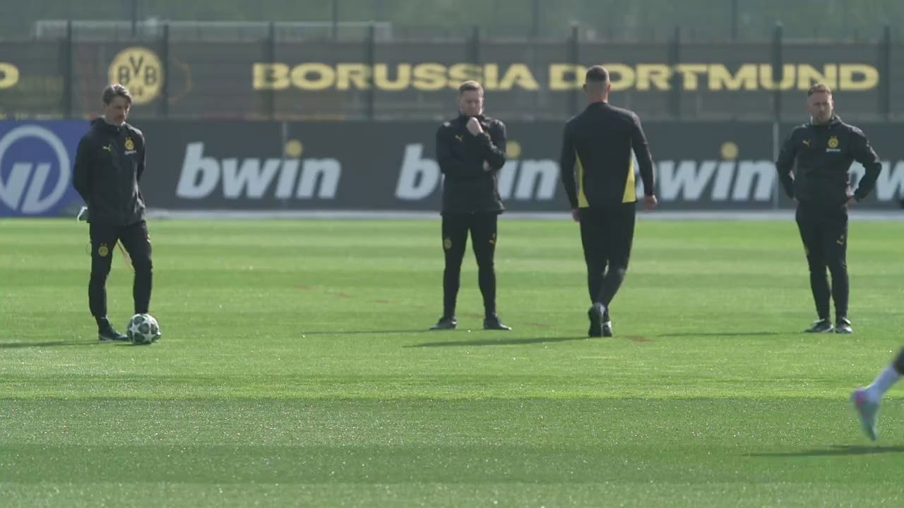 Borussia Dortmund train ahead of daunting Barcelona trip trailing 4-0 from first leg