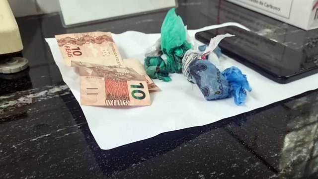 Rapaz é detido com 47g de maconha e dinheiro trocado no Terminal Leste, em Cascavel