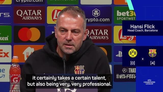 Flick compares Lewandowski to 'ultimate professional' Ronaldo