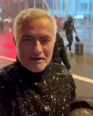 Jose Mourinho membagikan video dirinya dan para pemainnya meninggalkan Sivas yang sangat bersalju di Turki
