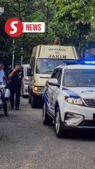 Tun Abdullah Ahmad Badawi's Remains Arrive at Masjid Negara for Final Rites 🕌