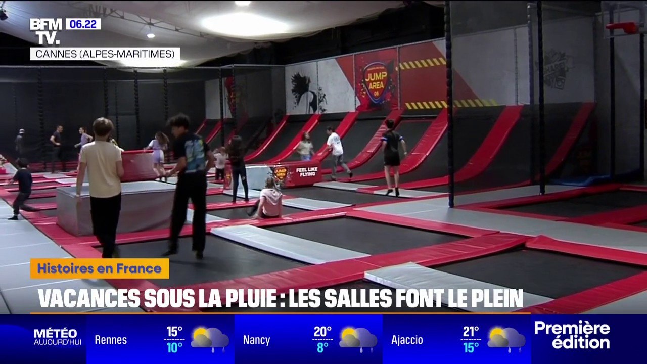 Vacances sous la pluie: les salles et parcs de jeux font le plein