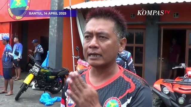 Tim SAR Beradu dengan Ombak Pantai Selatan, Terjun ke Air Evakuasi Korban Wisatawan Parangtritis