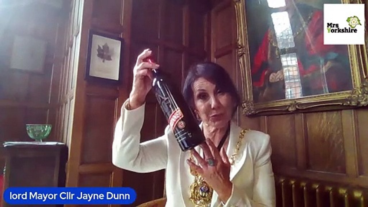 Queen visits Sheffield Town Hall: Lord Mayor shares how to have a tipple and tinkle like a Queen