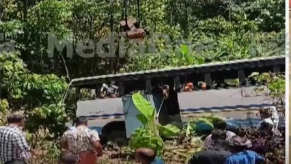 എറണാകുളം നേര്യമംഗലത്ത് കെ.എസ്.ആർ.ടി.സി ബസ് താഴ്ചയിലേക്ക് മറിഞ്ഞു; ഇരുപതോളം പേർക്ക് പരിക്ക്