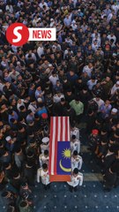 Malaysians honour Pak Lah's memory