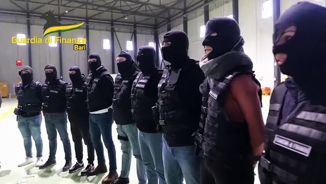 GdiF BARI: TRAFFICO DI SOSTANZE STUPEFACENTI. IN CORSO DI ESECUZIONE 8 MISURE CAUTELARI PERSONALI. (15.04.25)