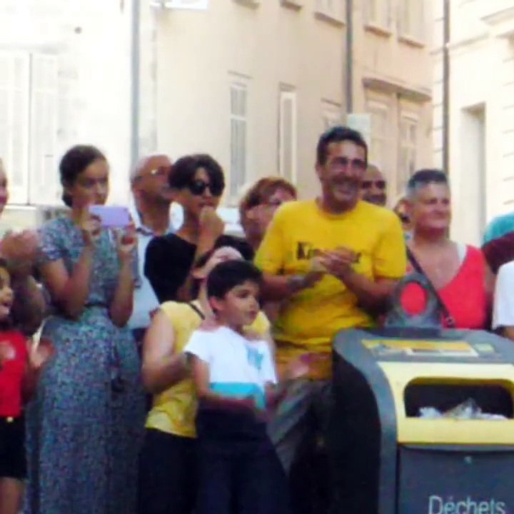 Faire un spectacle de rue pour un SDF de 83 ans 😔