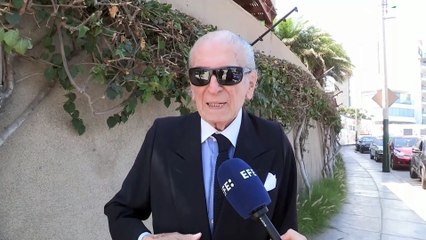 Amigos y familiares se despiden de Vargas Llosa en un acto cerrado e íntimo