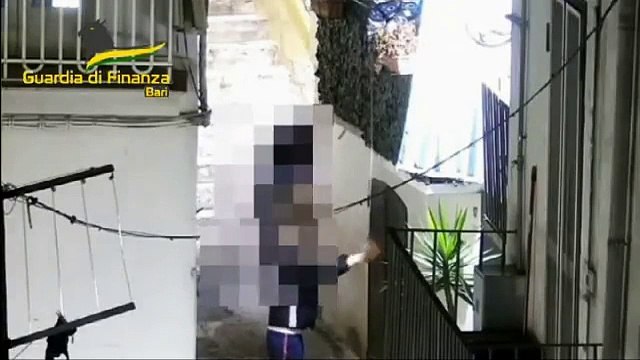 In Puglia il calo di cestini usato anche per spacciare la droga: altri 8 arresti nel barese