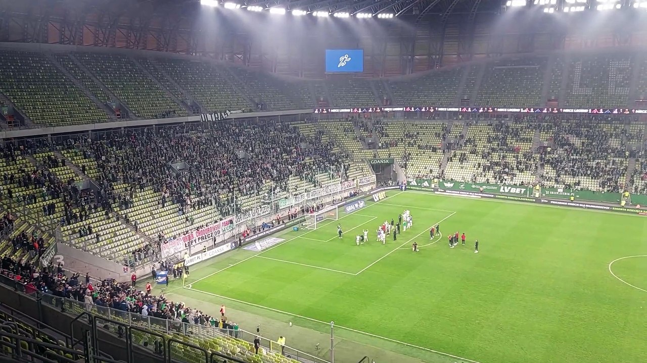 Doping kibiców Lechii Gdańsk na meczu ze Stalą Mielec