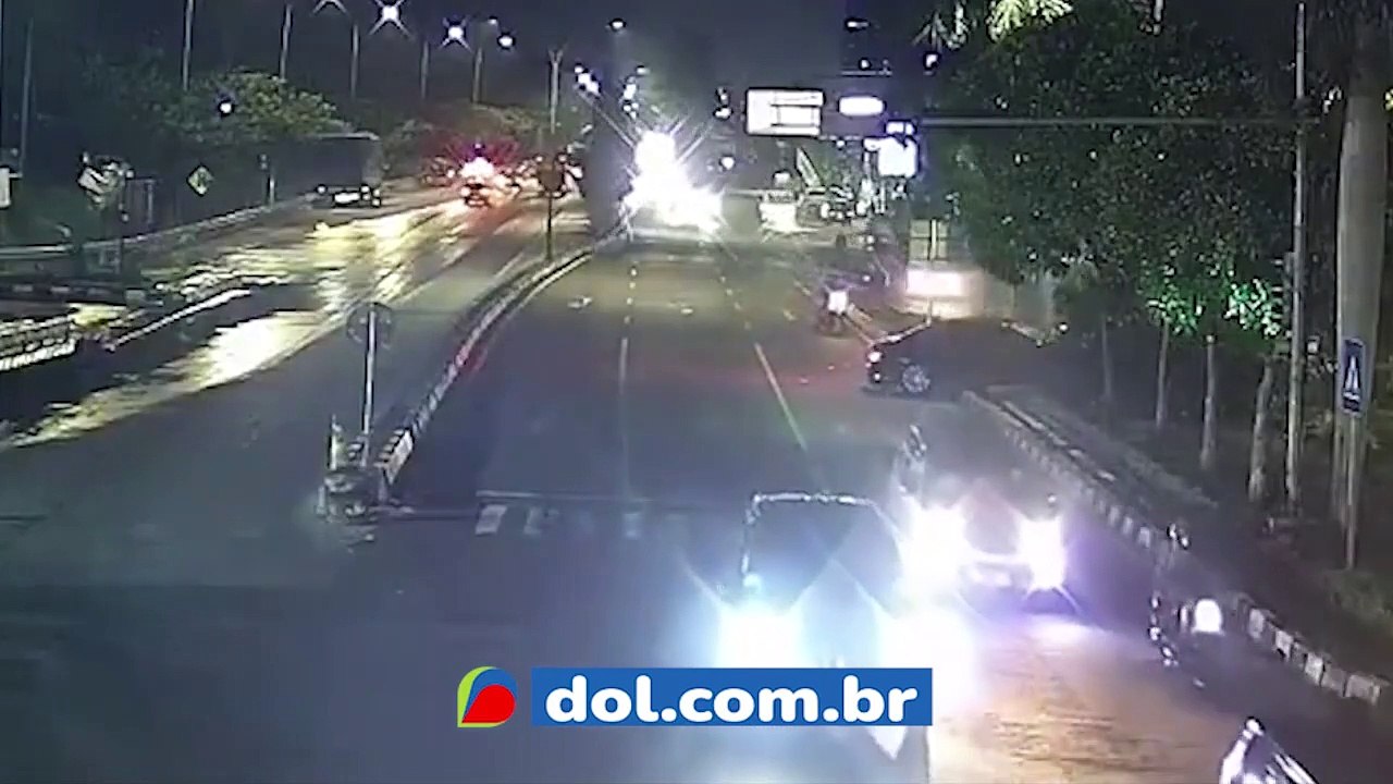 Motorista cai de uma altura de 12 metros após se confundir com orientações do GPS no Google Maps