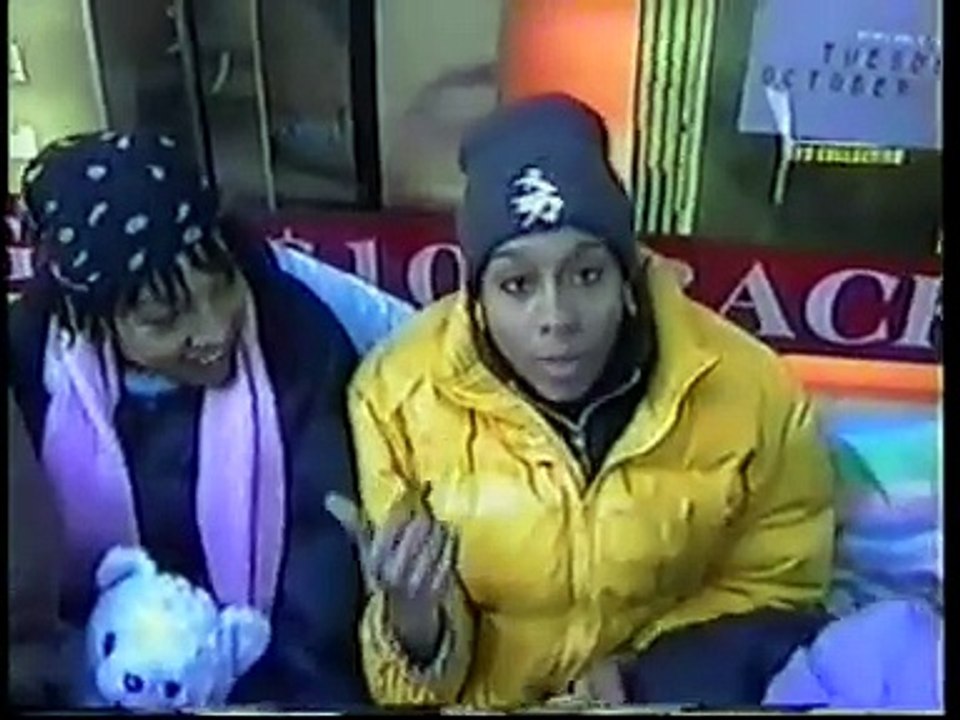 Michael Jackson - Outside Virgin Megastore 2001 - 7. November 2001