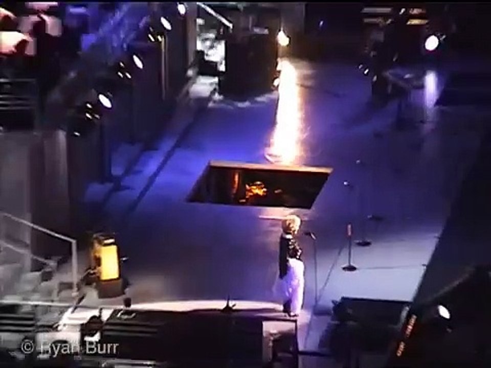 Michael Jackson - 30th Anniversary Clip [ 2nd Night Sept 10, 2001]