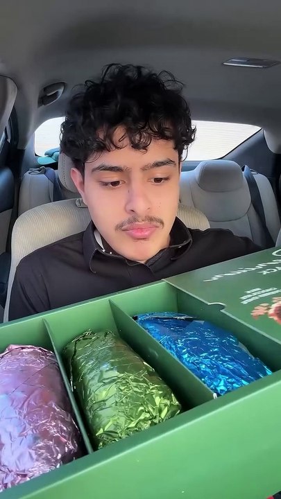 Follow for more ASMR videos🌮🍟 Credits: @k.malyeh #mukbang #asmr #fastfood #asmreating