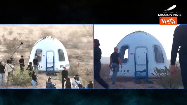 Jeff Bezos apre il portellone e abbraccia la futura moglie dopo volo nello spazio sulla Blue Origin