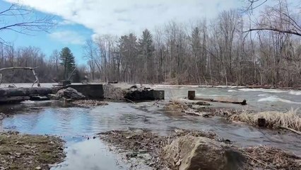 Playing With The DJI NEO and Almost Loosing It In The River