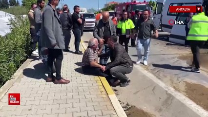 Antalya'da tur minibüsü ile su tankerine çarpıştı