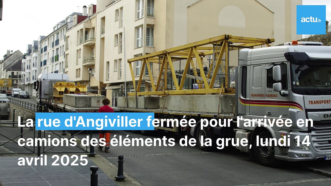 La grue installée pour construire le cinéma de Rambouillet