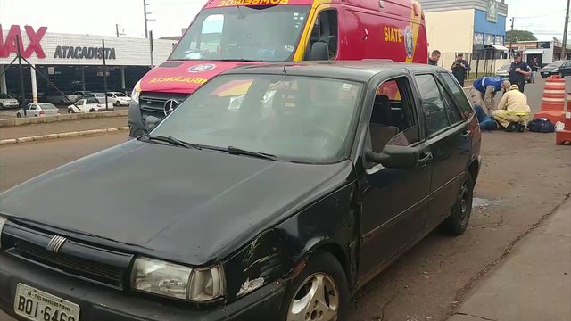 Motociclista fica ferido em acidente na Rua Altemar Dutra, no Jardim Clarito