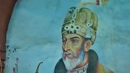 Ghaziabad रेलवे स्टेशन पर ग्रैफिटी को लेकर विवाद