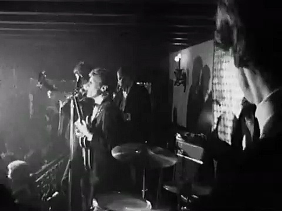 Gaumont Journal Éclair (19 Novembre 1965) – Johnny Hallyday : 11 Millions de Disques Vendus ! [Reportage ORTF]