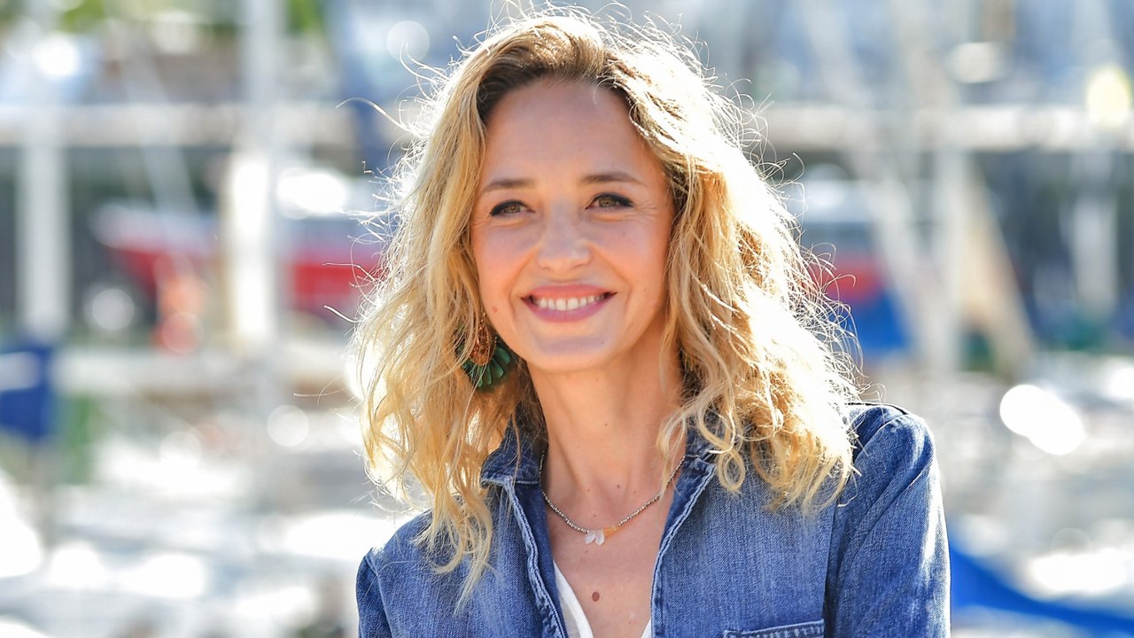 GALA VIDEO - Hélène de Fougerolles plus libre que jamais à 52 ans : “Je ne me préoccupe plus du regard des autres”