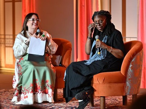 Whoopi Goldberg: «Non sono mai stata normale, ma ora sono libera. Amo l’Italia: qui non ho paura»