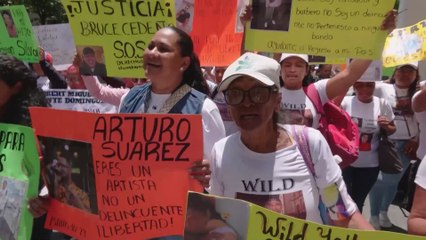 Familiares piden información sobre venezolanos en El Salvador un mes después de su encarcelamiento