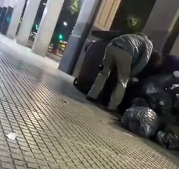 Denuncian que dos hombres tiraron basura para perjudicar al Gobierno de la Ciudad