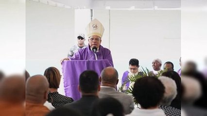 Monseñor Francisco Ozoria en jubileo con internos de La Victoria
